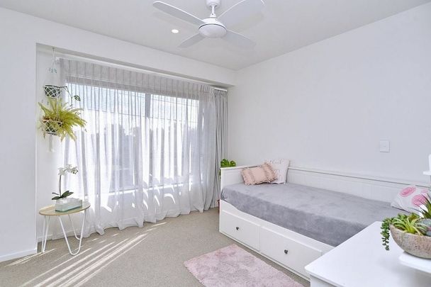 Modern, warm & Prime location - Photo 1