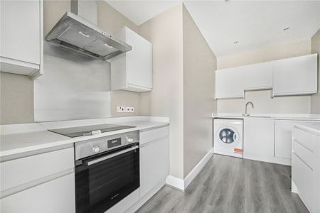 High Road, N12, London - Photo 3