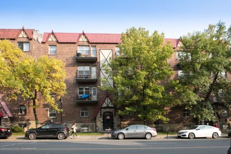 4870 Queen Mary Road - Photo 2