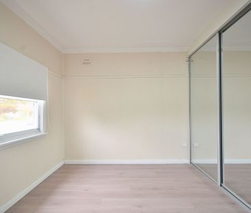 Renovated 2 Bedroom House!! - Photo 4