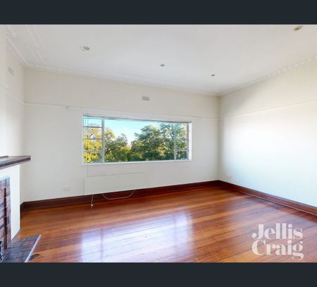 2/9 Homebush Crescent, Hawthorn East, Vic 3123 - Photo 2