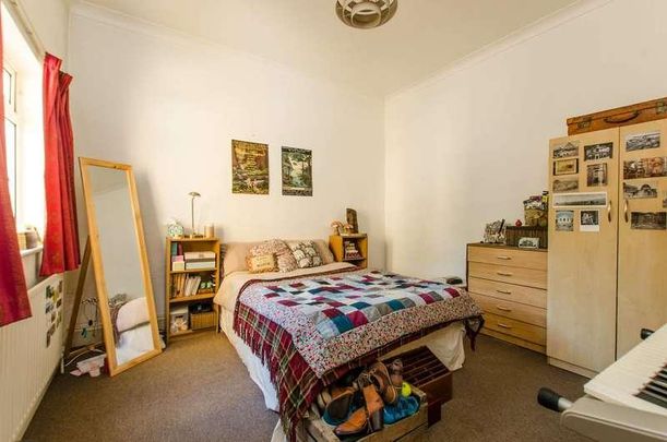 Drakefield Road, Heaver Estate, SW17 - Photo 1