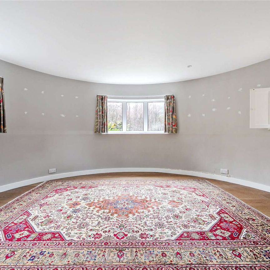 A beautifully presented oast house on the outskirts of Cranbrook - Photo 1