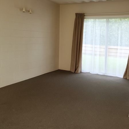 **One Bedroom Apartment in Hamilton City Central – $350 per Week** this one-bedroom, one-bathroom apartment is located in the heart of Hamilton City Central **Key Features:** - Spacious 1 bedroom with ample natural light - Dedicated off-street parking space for 1 vehicle - Easy access to Hamilton’s central business district, transport links, shopping, and dining options This apartment presents an excellent opportunity to enjoy urban living with easy access to all Hamilton has to offer. - Photo 3