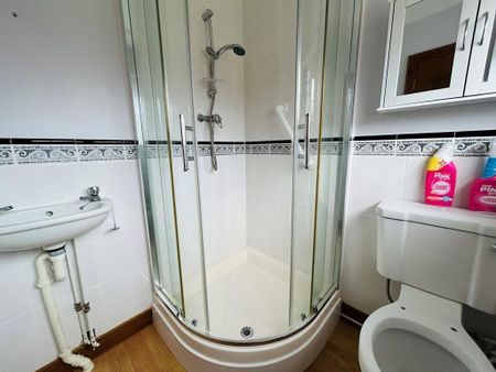 3 bedroom detached bungalow to rent - Photo 5
