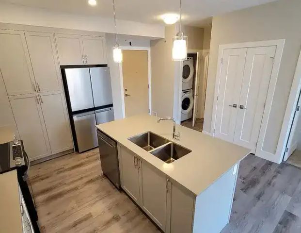 306, 1702 17 Avenue SW is a well appointed 2 bed , 2 bath suite | 1702 17 Avenue Southwest, Calgary - Photo 1