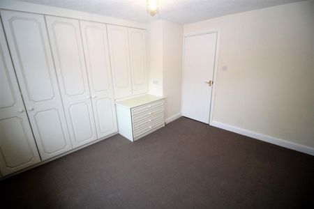 Severn Close, Uttoxeter, Staffordshire ST14 8UJ - Photo 3