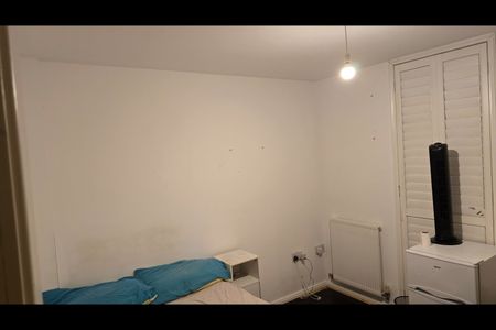 Room in a Shared House, Manchester, M11 - Photo 3