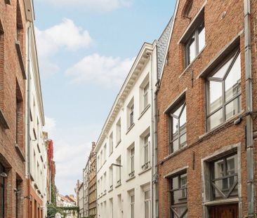 Appartement te huur in Antwerpen voor € 1.400 met 2 slaapkamers - Photo 2