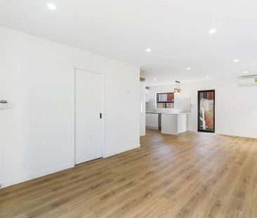 Brand New 4 Bedroom in Ellerslie - Photo 3