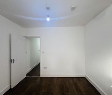 3 bedroom flat to rent - Photo 2
