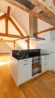 Stilvolle Altbauwohnung im Herzen von Kreis 6 - Photo 1