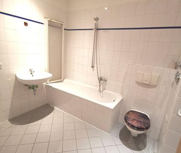 3 Raum - großzügige Altbauwohnung in ruhiger Lage - Photo 4