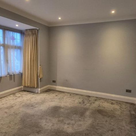 5 bedroom semi-detached house to rent - Photo 1