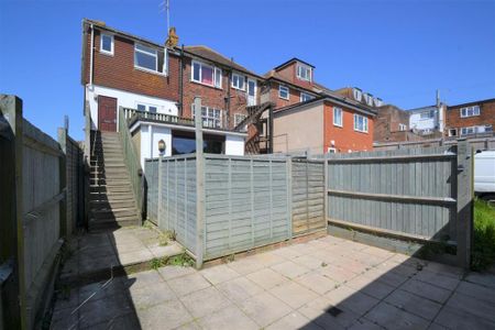 1 bedroom flat to rent - Photo 5