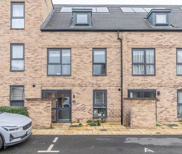 4 bedroom end of terrace house to rent - Photo 2