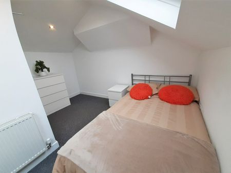 5 Bed Terraced House, Langton Road, L15 - Photo 4