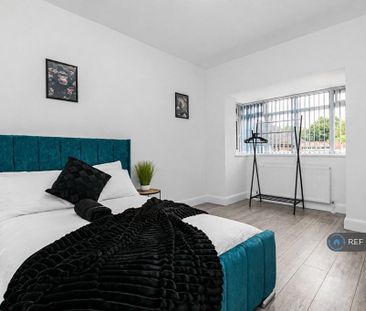 4 bedroom semi-detached house to rent - Photo 1