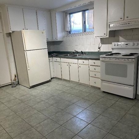 4 1/2 Villeray, très grand et bien situé - Photo 3