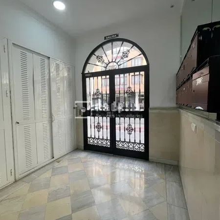 Alquiler de piso en Calle Enrique Scholtz - Photo 1