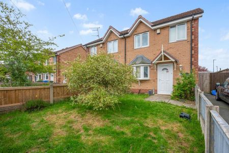 3 bedroom semi-detached house to rent - Photo 5