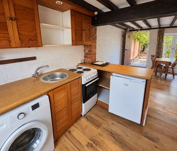 Grove Heath Road, Ripley, Surrey, GU23 - Photo 4