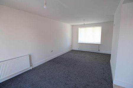 2 bedroom semi-detached house to rent - Photo 4