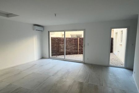 Appartement 2 pièces avec cour - Photo 2