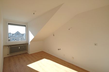 Gemütliche 2-Zimmer-Dachgeschosswohnung im Herzen von Krefeld - Uerdingen! - Photo 4