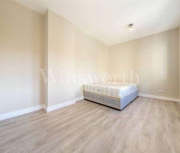 Finchley Road, London, NW11 - Photo 3