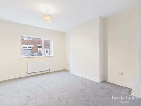 3 bedroom terraced house to rent - Photo 2