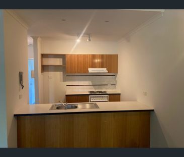 3/112 Dodds Street, Southbank, Vic 3006 - Photo 6