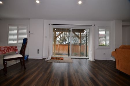 For Lease - 28 Sutcliffe Drive, Whitby, Ontario - Photo 2