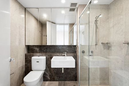 Modern Luxury Within The Heart Of Canberra - Photo 2