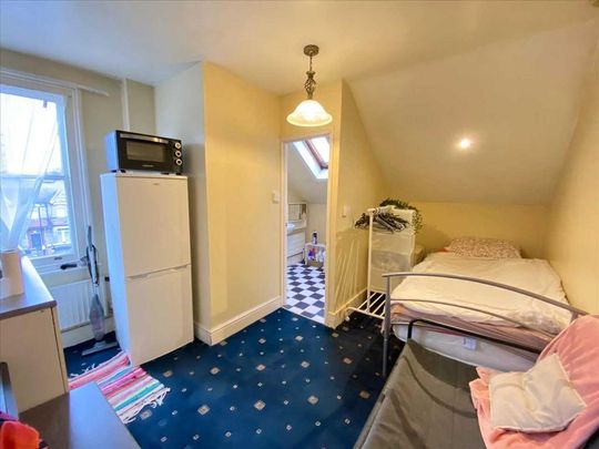 Studio to rent - Photo 1