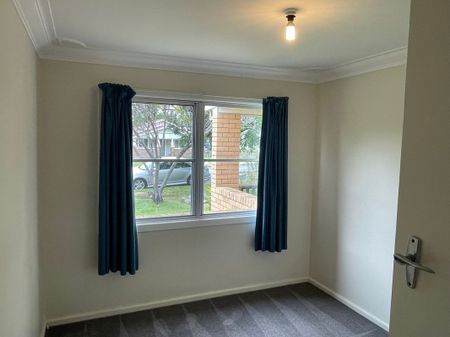 TIDY NORTH-CENTRAL 3 BEDROOM + STUDY HOME - Photo 5