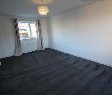 2 bedroom semi-detached house to rent - Photo 2