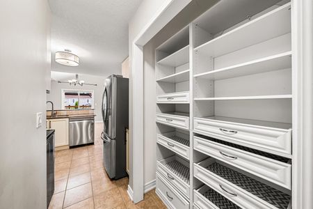 For Lease - 1821 Lamstone Street Unit# Upper, Innisfil, Ontario - Photo 3