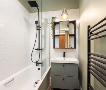 2 bedroom flat to rent - Photo 2