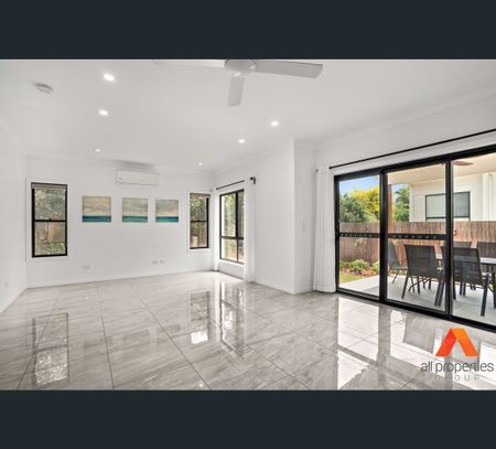 8/29 Tick Street, Mount Gravatt East, Qld 4122 - Photo 4