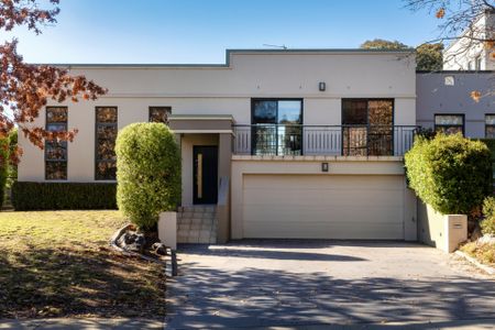 Large family home - Photo 2