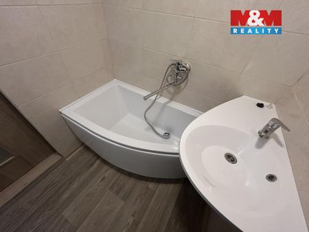 Pronájem bytu 3+1 75 m² - Fotografie 4