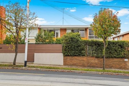 Register To View // Living the sophisticated, modern dream in the heart of Toorak - Photo 2