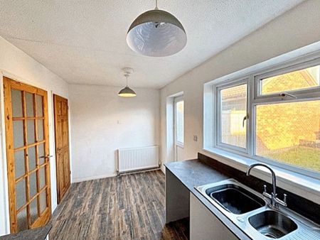 2 bed semi-detached house to rent in Stembridge Way, Norton Fitzwarren, TA2 - Photo 4