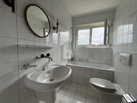 SPACIEUX ET LUMINEUX AVEC VUE ! - Foto 4