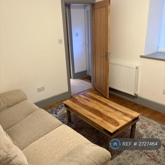 2 bedroom end of terrace house to rent - Photo 1