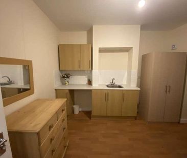 Grange Avenue, Reading, RG6 - Photo 4