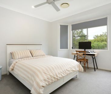 HAMPTONS STLYE HOME INCLUDING REGULAR LAWN MAINTENANCE AND SOLAR POWER - Photo 4