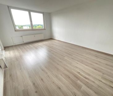 Schönes WG Zimmer mit eigenem Balkon - Photo 2