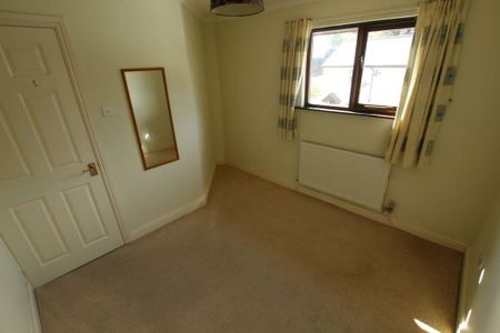 3 bedroom terraced house to rent - Photo 3